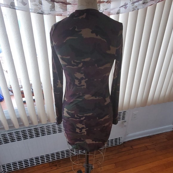 Dress - Picture 2 of 3